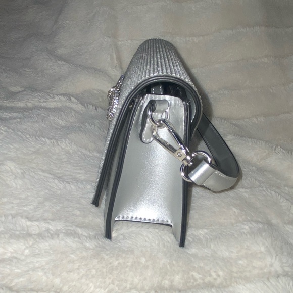 Diamond Bow-Tie Purse - Picture 3 of 6